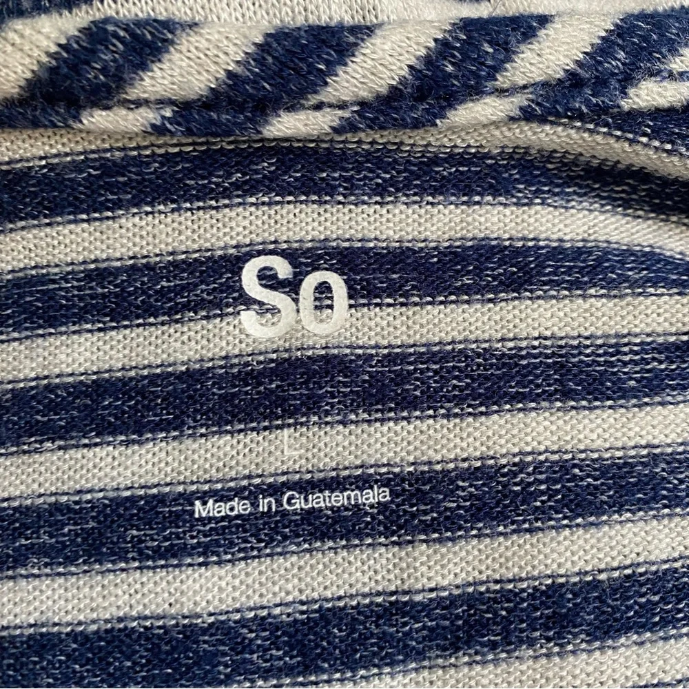 4/$25 SO Knot Front Tank Top Size L - Picture 6 of 6